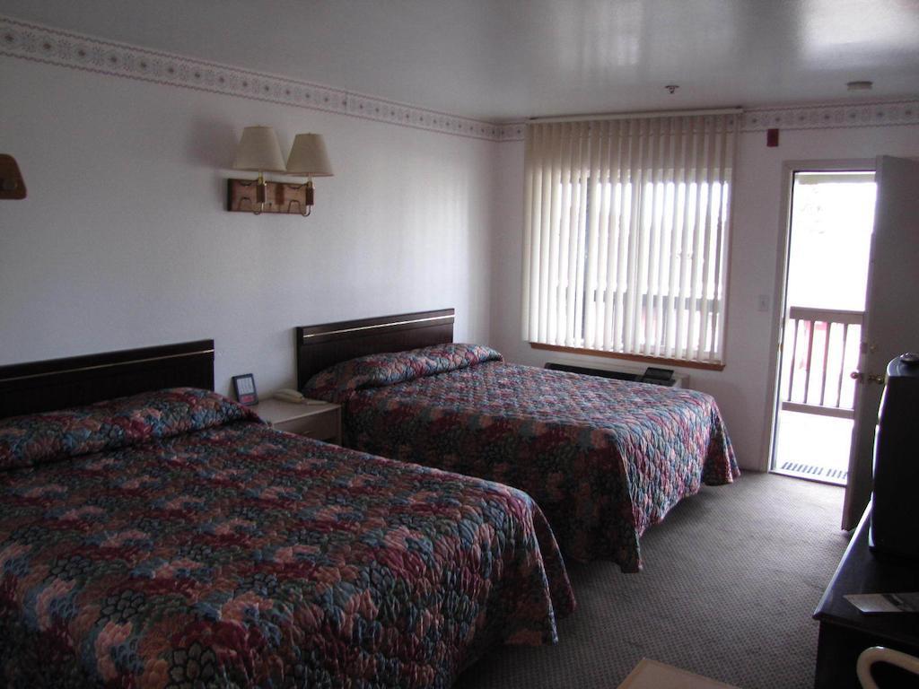 Cascade Inn Bellingham Room photo