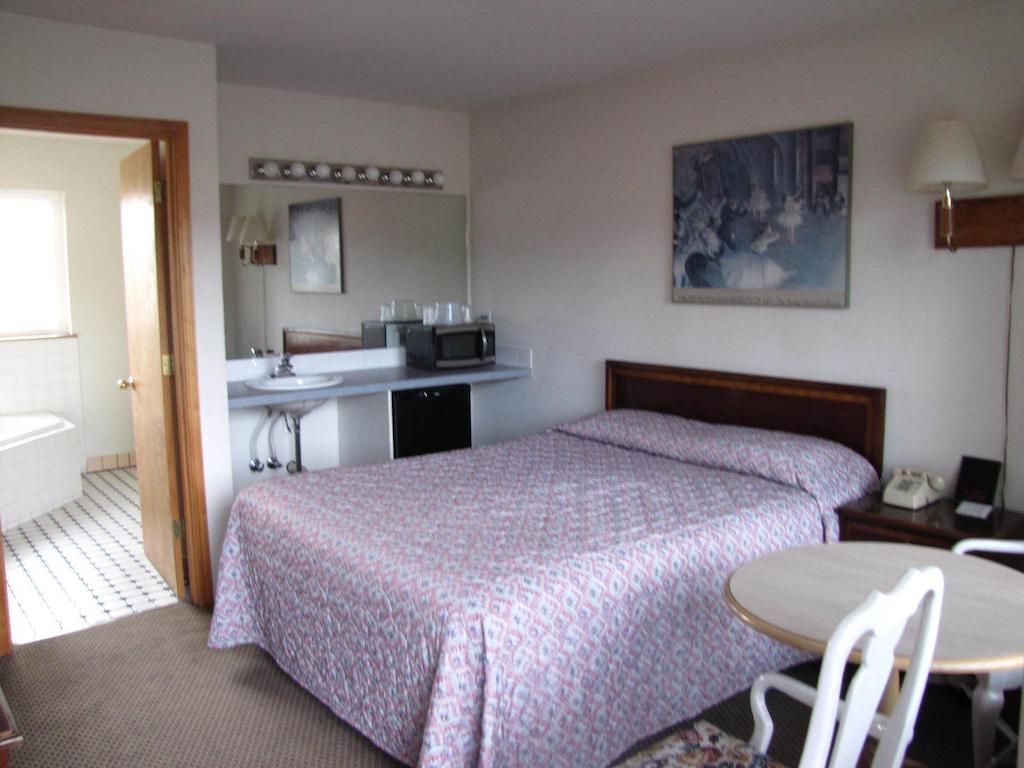 Cascade Inn Bellingham Room photo
