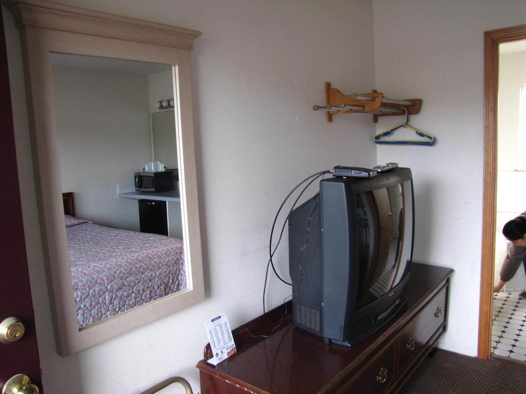 Cascade Inn Bellingham Room photo