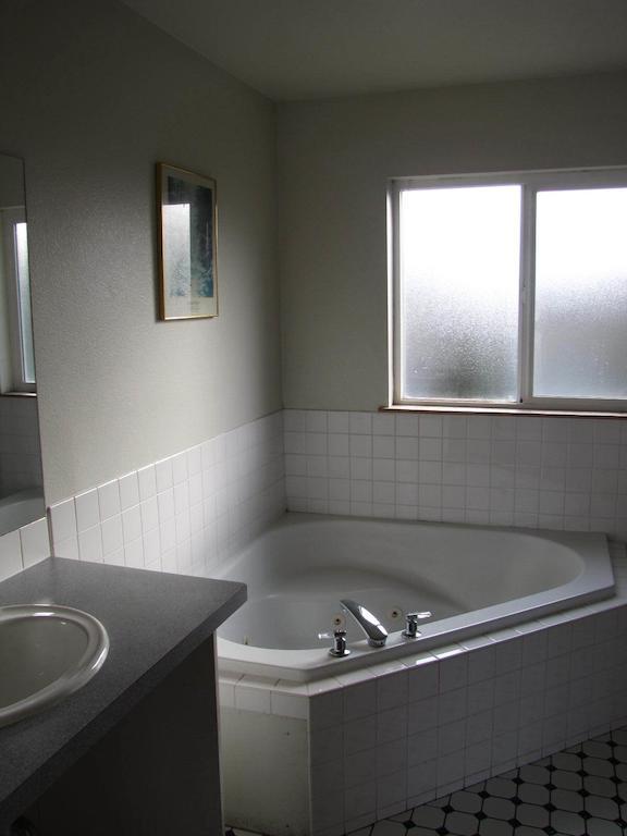 Cascade Inn Bellingham Room photo